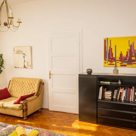 Spacious Parkfront * Sarajevo