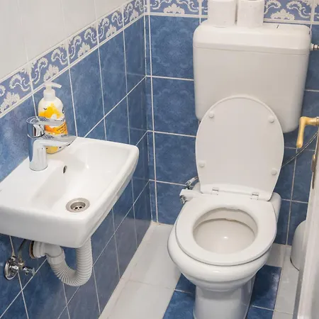 Spacious Parkfront *