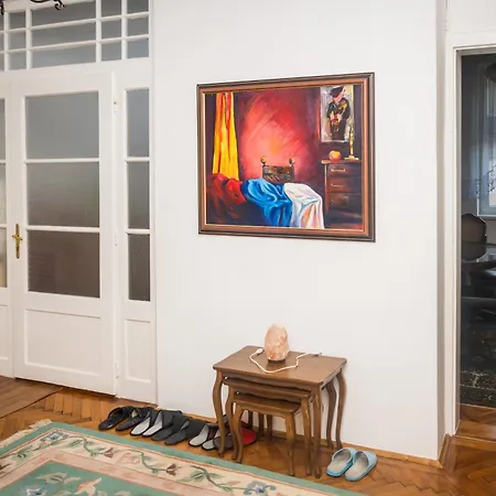 Spacious Parkfront * Sarajevo