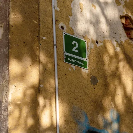 Spacious Parkfront Appartement