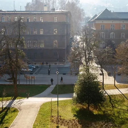 Apartment Spacious Parkfront Sarajevo