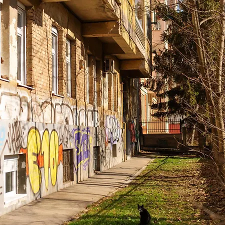 Spacious Parkfront * Sarajevo