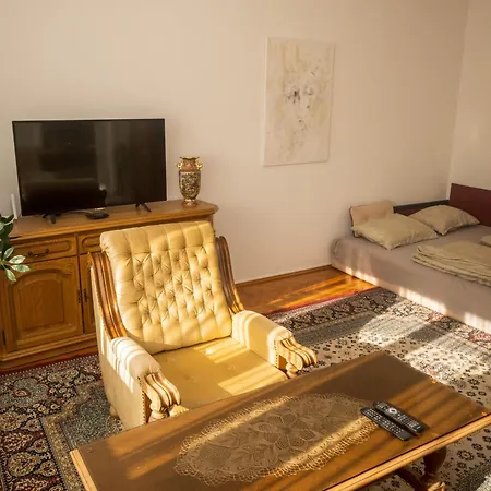 Spacious Parkfront Apartment Sarajevo
