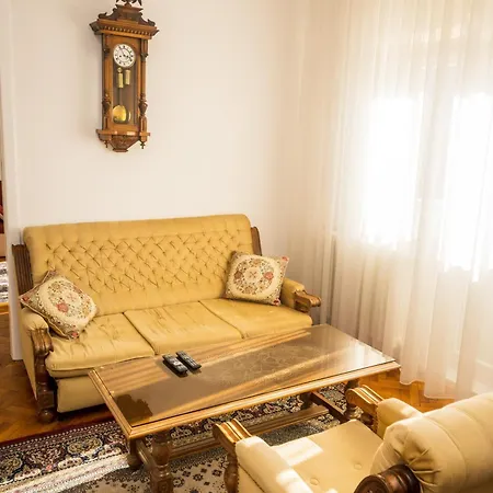 Spacious Parkfront Appartement *